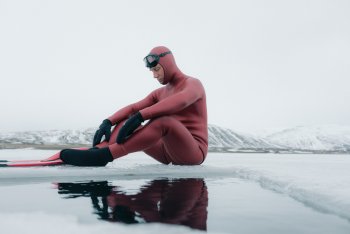 Třetí epizoda série Adventure, „Ice Dive“ s Antem Williamsem, bude v USA dostupná v prosinci.